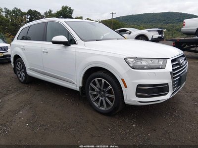 WA1LAAF77HD****** 2017 Audi Q7
