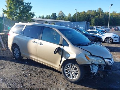 5TDDK3DC6BS****** 2011 Toyota Sienna