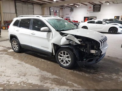 1C4PJMCS8HW****** 2017 Jeep Cherokee