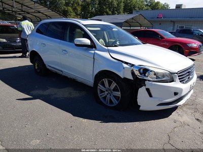 YV4902RK0G2****** 2016 Volvo XC60