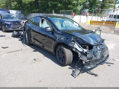 7SAYGDEE7SA****** 2025 Tesla Modelo Y