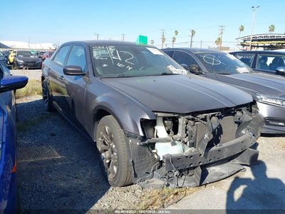 2C3CCABG1GH****** 2016 Chrysler 300