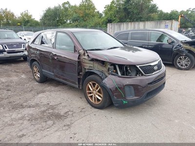 5XYKT3A63EG****** 2014 Kia Sorento