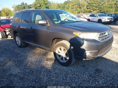 5TDBK3EH0CS****** 2012 Toyota Highlander