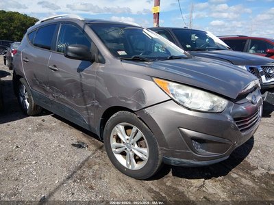 KM8JUCACXCU****** 2012 Hyundai Tucson