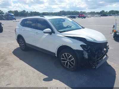 3VV3B7AX1MM****** 2021 Volkswagen Tiguan