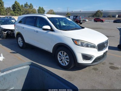 5XYPGDA56HG****** 2017 Kia Sorento