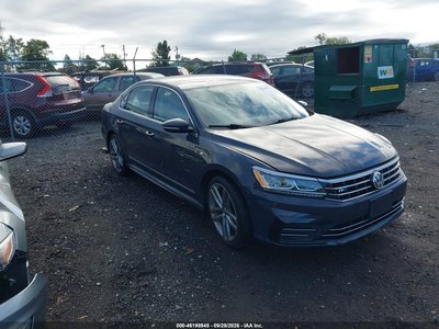 1VWDT7A30HC****** 2017 Volkswagen Passat