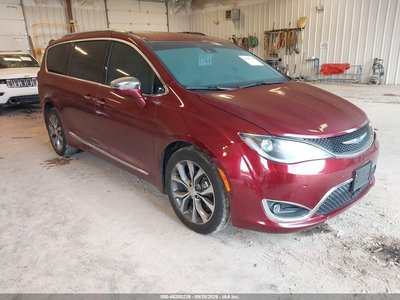 2C4RC1GG7JR****** 2018 Chrysler Pacifica