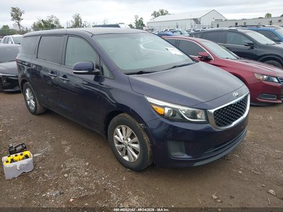 KNDMB5C16J6****** 2018 Kia Sedona