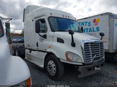 1FUJGHDV9AL****** 2010 Freightliner Cascadia 113