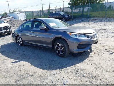 1HGCR2F33HA****** 2017 Honda Accord