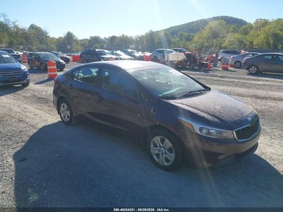 3KPFK4A78JE****** 2018 Kia Forte