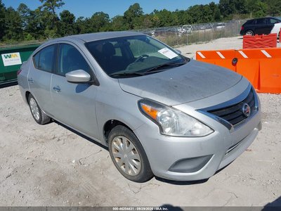 3N1CN7AP7HK****** 2017 Nissan Versa