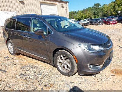 2C4RC1BG9JR****** 2018 Chrysler Pacifica