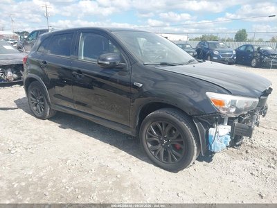 JA4AR3AU5JU****** 2018 Mitsubishi Outlander
