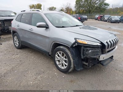 1C4PJMCB9JD****** 2018 Jeep Cherokee