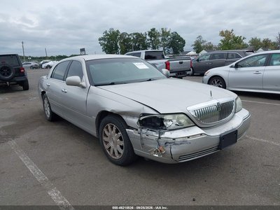 2LNBL8CV8BX****** 2011 Lincoln Town Car