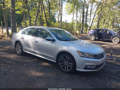1VWGT7A30HC****** 2017 Volkswagen Passat