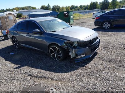 1HGCV1F33JA****** 2018 Honda Accord