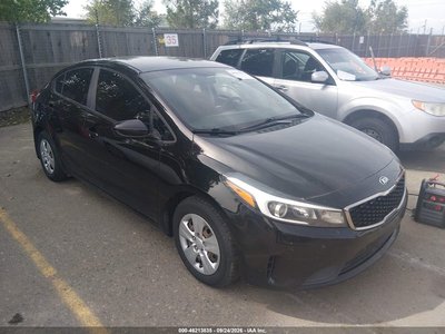 3KPFK4A72HE****** 2017 Kia Forte