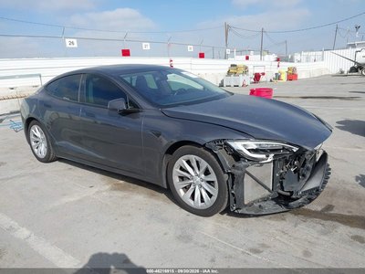 5YJSA1E29JF****** 2018 Tesla Model S