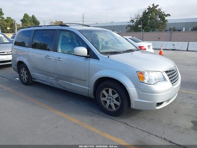 2A4RR5D12AR****** 2010 Chrysler Town & Country