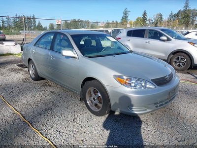 JTDBE32KX20****** 2002 Toyota Camry