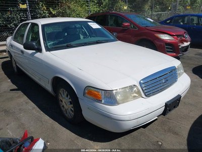 2FAFP74WX3X****** 2003 Ford Crown Victoria