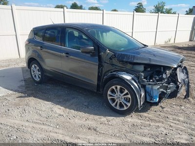 1FMCU9G91HU****** 2017 Ford Escape