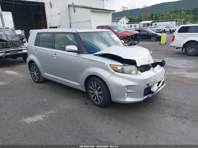 JTLZE4FE7FJ****** 2015 Toyota Scion XB