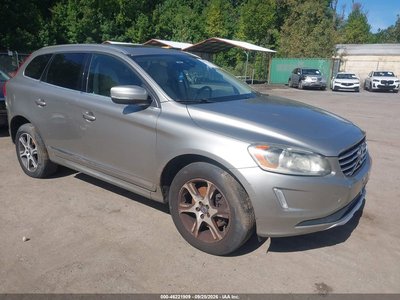 YV4902DZ0E2****** 2014 Volvo XC60