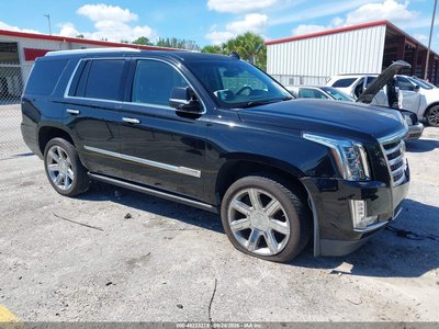1GYS3CKJ9HR****** 2017 Cadillac Escalade