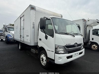 JHHSDM2H9JK****** 2018 Hino 195 Box Truck