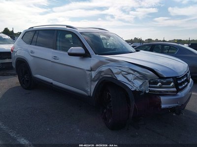 1V2EP2CA0JC****** 2018 Volkswagen Atlas