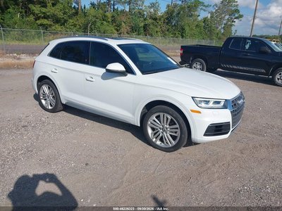 WA1BNAFY0K2****** 2019 Audi Q5