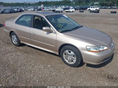 1HGCG16512A****** 2002 Honda Accord