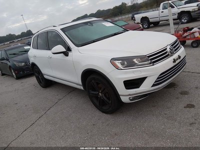 WVGRF7BP9HD****** 2017 Volkswagen Touareg