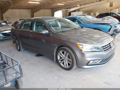 1VWBA7A38JC****** 2018 Volkswagen Passat