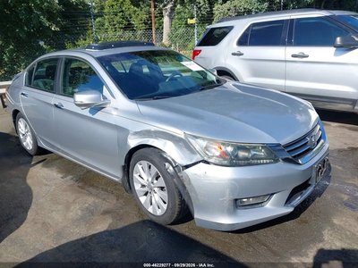 1HGCR2F75DA****** 2013 Honda Accord