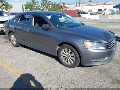 1VWAT7A30FC****** 2015 Volkswagen Passat