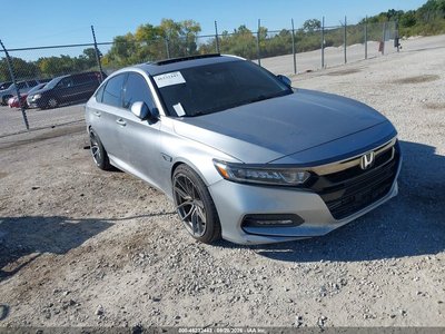 1HGCV2F33JA****** 2018 Honda Accord