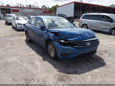 3VWCB7BU1KM****** 2019 Volkswagen Jetta