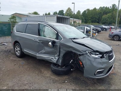 2C4RC1GG2PR****** 2023 Chrysler Pacifica