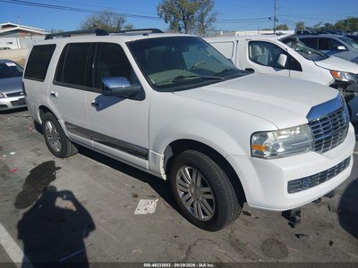 5LMJJ2H5XCE****** 2012 Lincoln Navigator