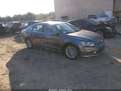 1VWBT7A33GC****** 2016 Volkswagen Passat