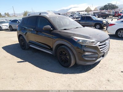 KM8J33A44HU****** 2017 Hyundai Tucson