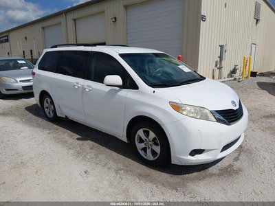 5TDKK3DC9BS****** 2011 Toyota Sienna