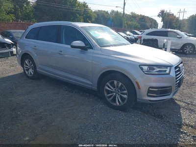 WA1LHAF72JD****** 2018 Audi Q7