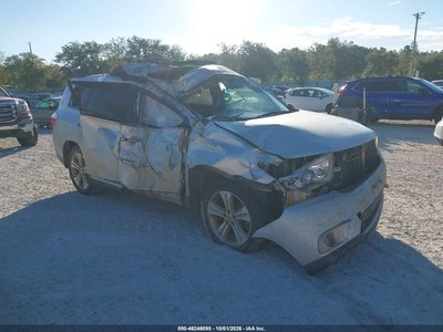 5TDYK3EH8DS****** 2013 Toyota Highlander